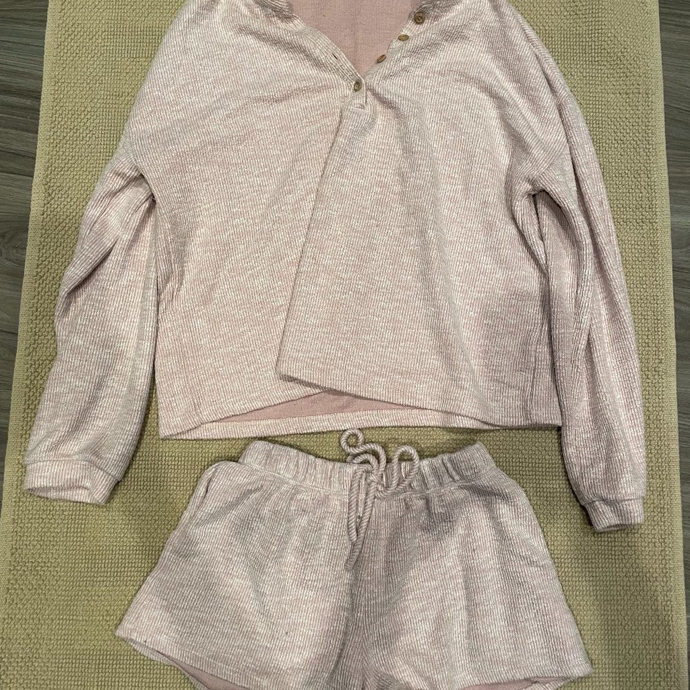 Pink sweater and shorts matching set | loungewear set